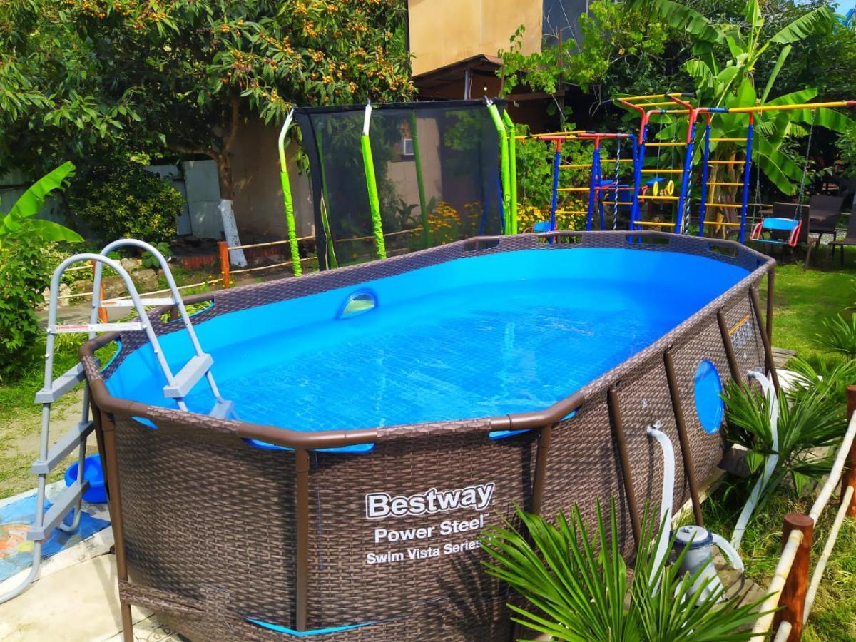 Guest House Lev Pitsunda Exterior foto